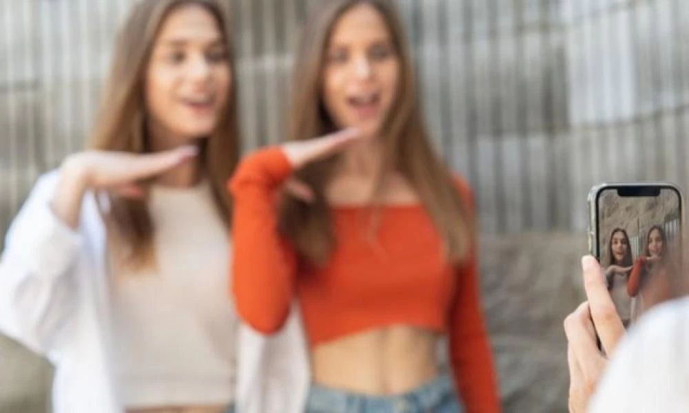 TikTok: Νέο βίντεο που προωθεί την ανορεξία σε εφήβους προκαλεί οργή - "Εξαπλώνονται σαν ασθένεια"